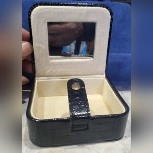 Faux Patton Leather Travel Jewelry Box Organizer Storage Case Small Snap Closure